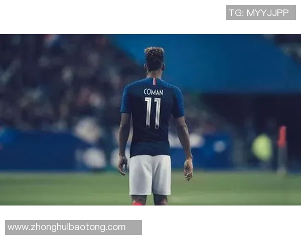 足球明星背影壁纸展现运动魅力与青春激情的完美结合 足球明星背影壁纸展现运动魅力与青春激情的完美结合